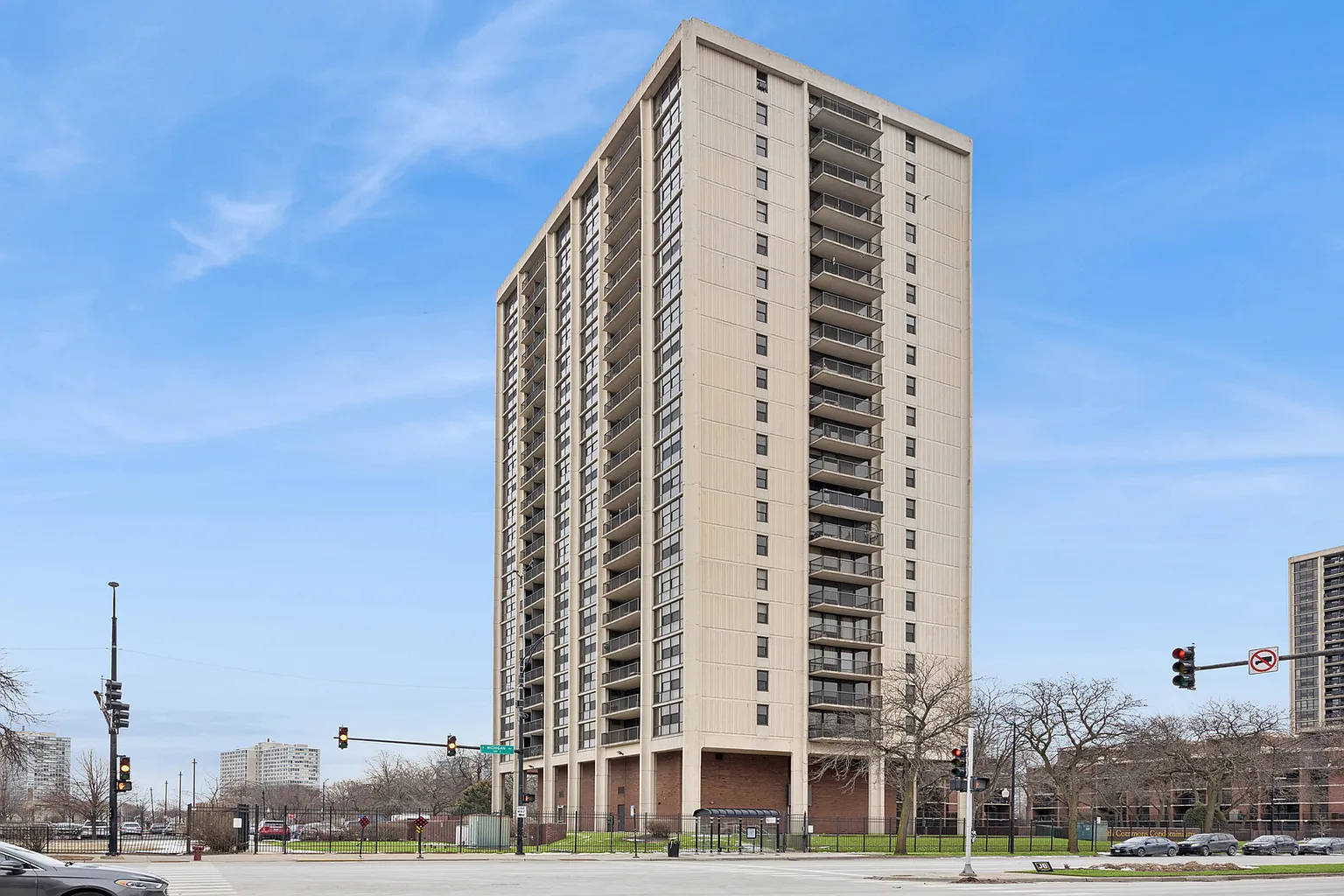 2901 S Michigan Ave #808-9 photo 1