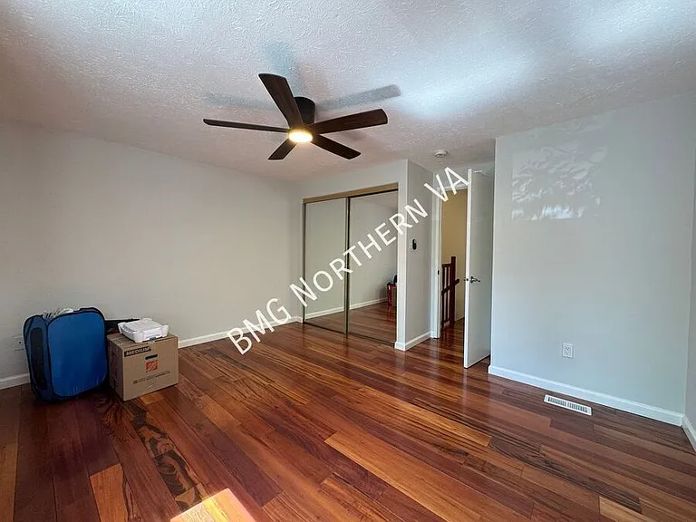 379 W Broad St — Photo 14