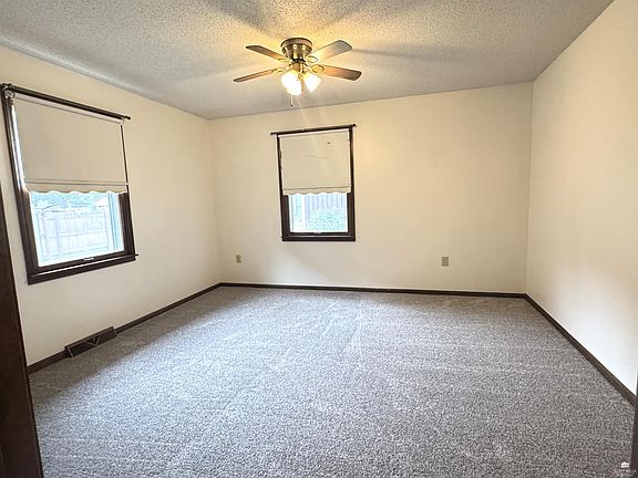 4th image of 605 Huntress St
