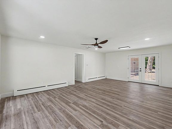 5th image of 302 W Main St