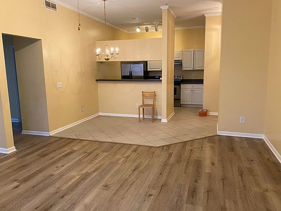 2nd image of 1068 Joyce Ln