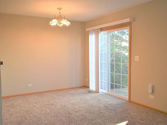 4th image of 203 Macintosh Ave