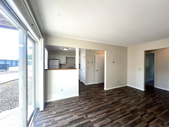 2nd image of 406 Timberlane Dr APT 2