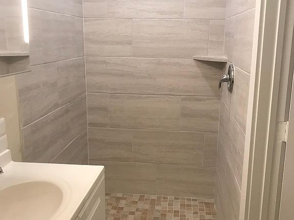 5th image of 249 Dorchester St