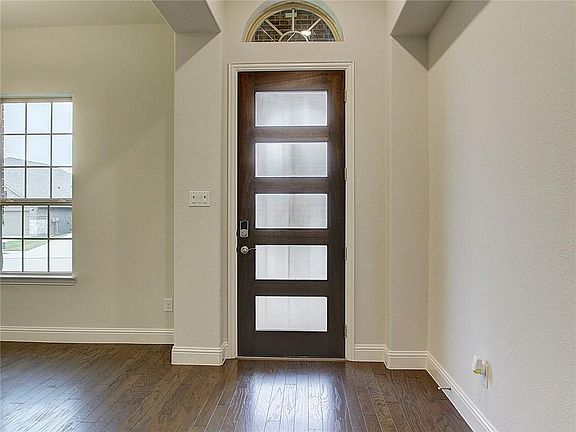 4th image of 1112 Indian Grass Ln