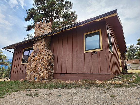 2nd image of 739 Larkspur Rd