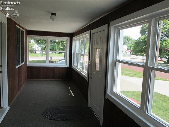 3rd image of 410 Laurel Ave
