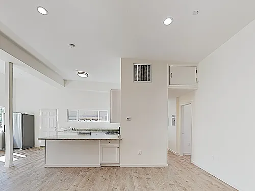 2071 15th Ave Photo 1