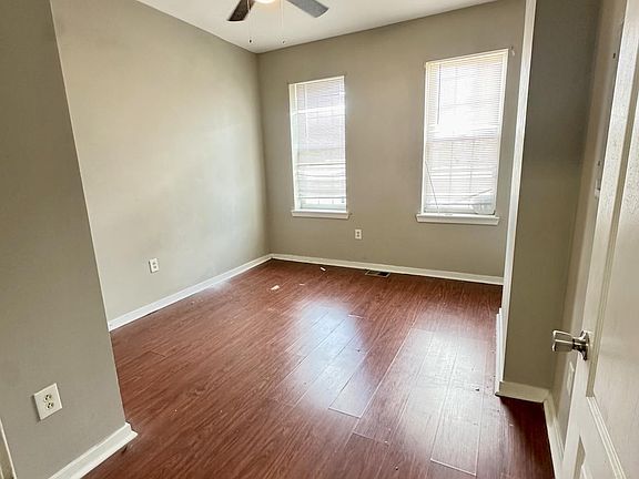 4th image of 4942 Mulberry St