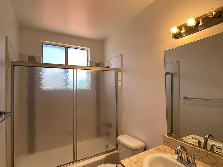 1116 Bennett Ave — Photo 11