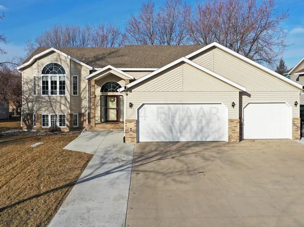 3919 22nd St S, Fargo, ND 58104