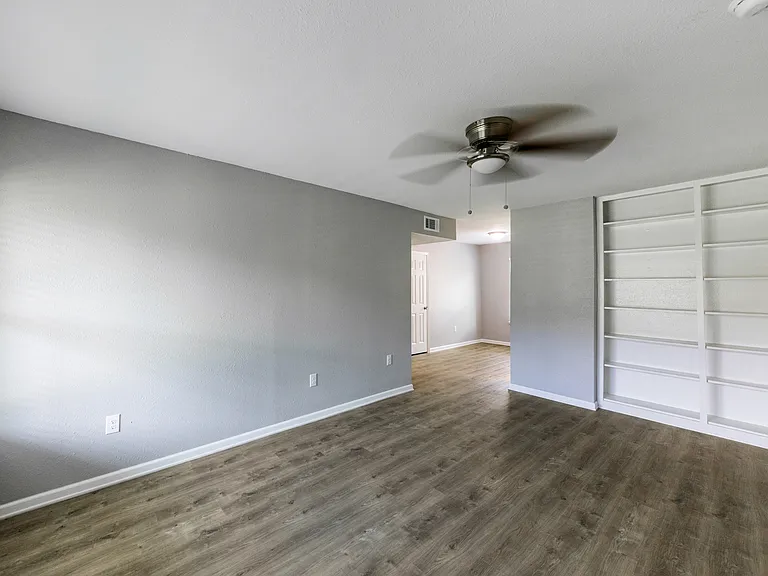 The Heights at Post Oak — Photo 16