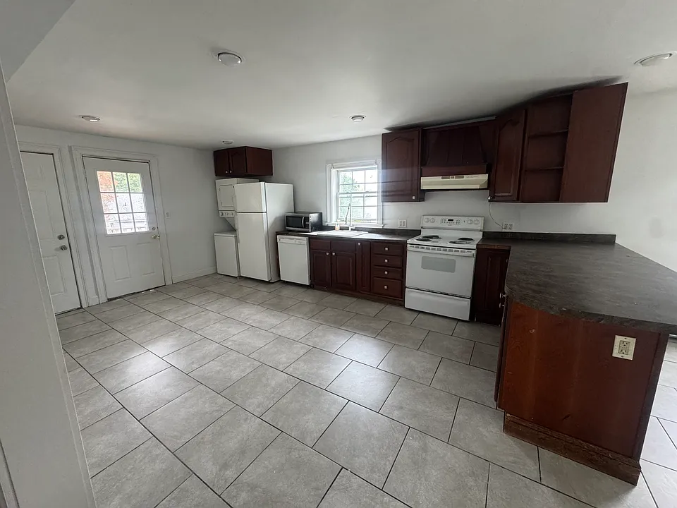 155 Park Ave #3