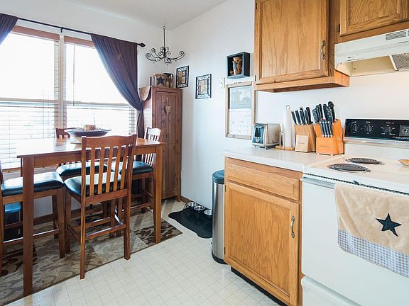 3rd image of 1002 Village Dr #1002