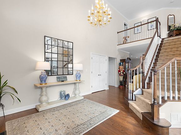 4th image of 2809 Meadowview Ct