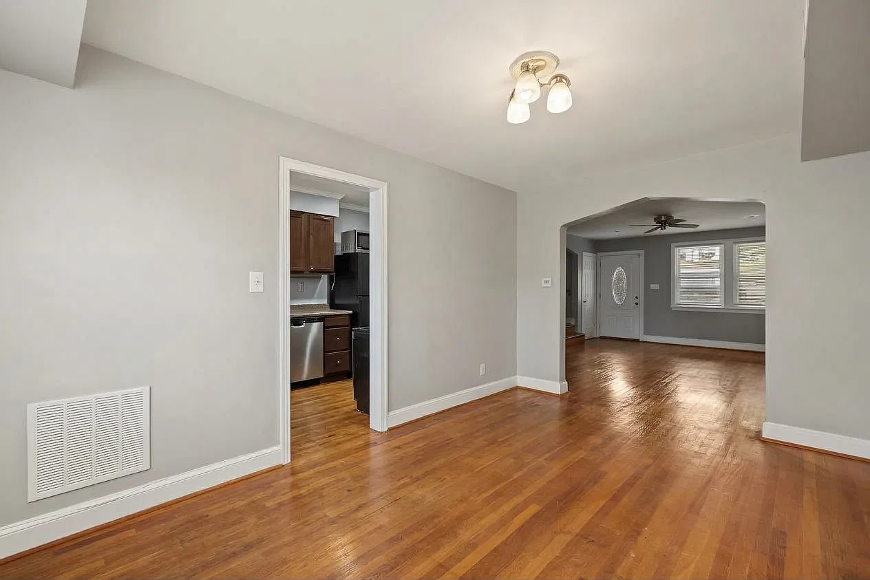 5 bed, 2875 sqft, $6,400 — Photo 3