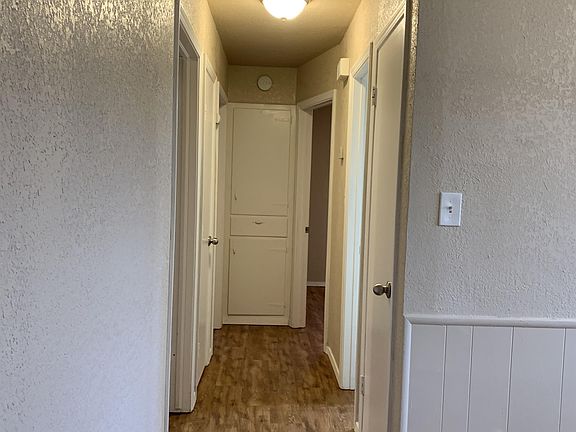 5th image of 1004 Montgomery Cir