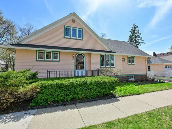 7905 Rogers AVENUE, Wauwatosa, WI 53213