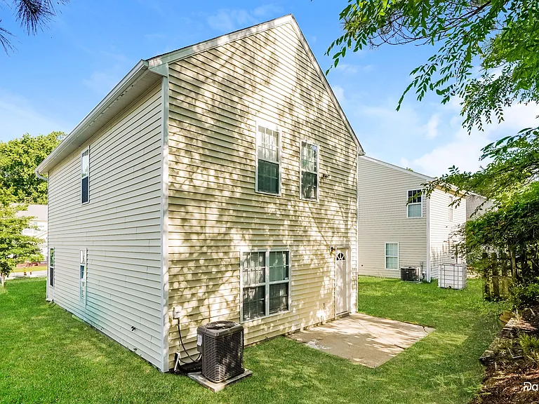 2855 Filbert St — Photo 16