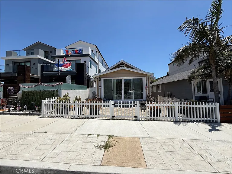 616 Huntington St — Photo 1
