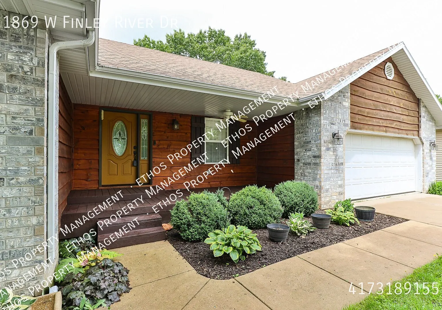 Available now! 3bed/3 bathroom home with a detached Shop/garage located in Nixa!! — Photo 2