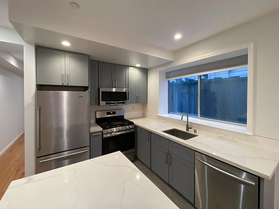 1st image of 1855 Oak St #7
