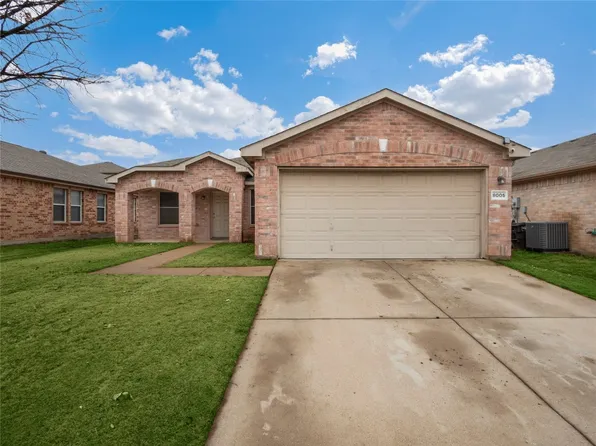 8005 Meadow View Trl, Fort Worth, TX 76120