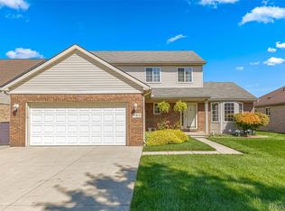 780 Saint Johns Blvd, Lincoln Park, MI 48146
