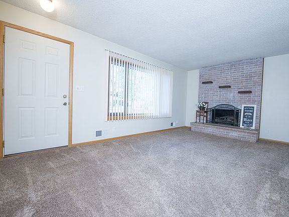 4th image of 1504 Airfield Ln