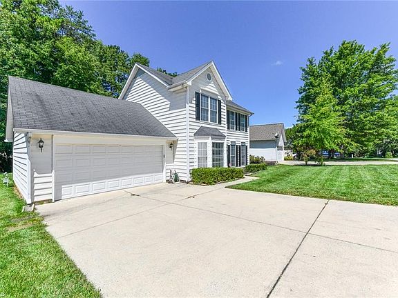 2nd image of 3107 Southampton Dr