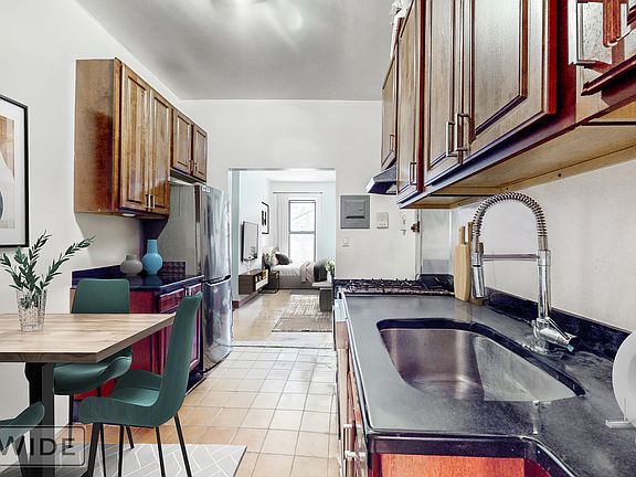 2nd image of 209 W 80th St APT 4D