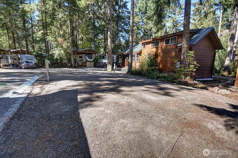 5th image of 1546 Reservation Road SE #200