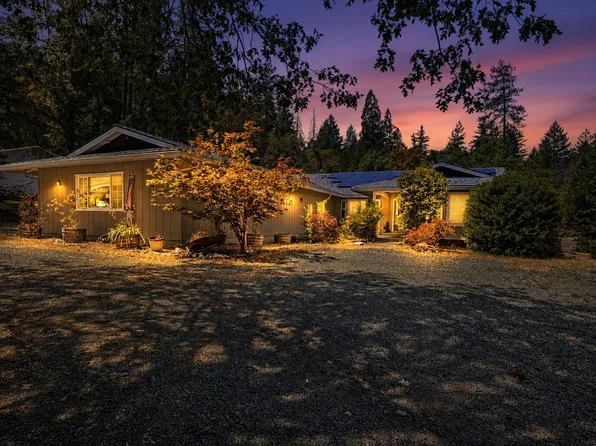 287 Surrey Dr, Grants Pass, OR 97526