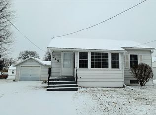 713 E 10th St S, Newton, IA 50208