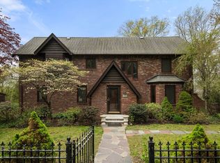 110 Wallis Rd, Brookline, MA 02467