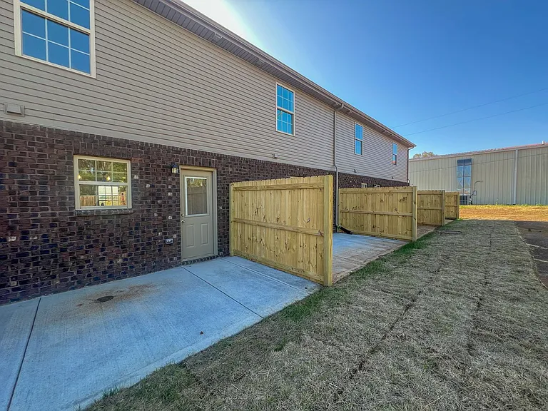 1130 Pembroke Oak Grove Rd — Photo 56