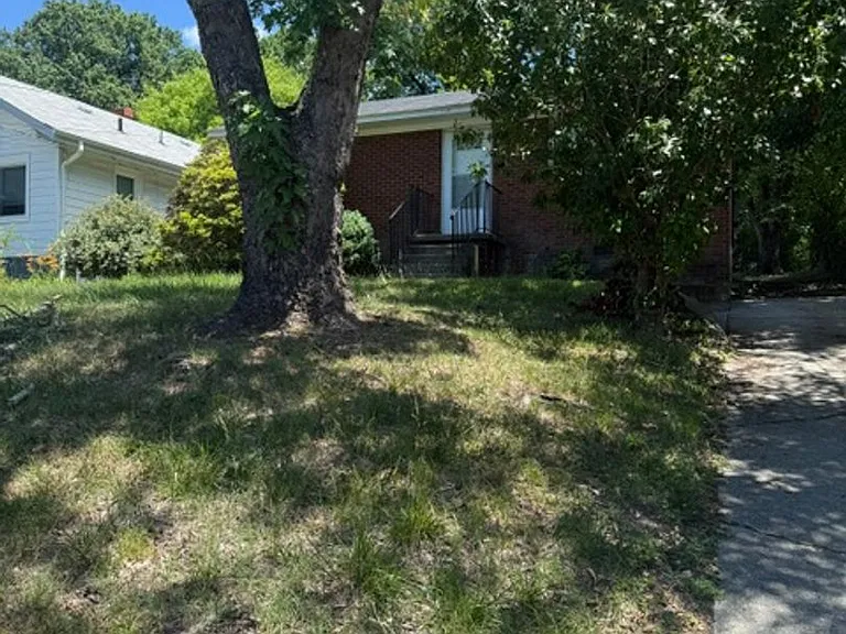 1205 Vance St — Photo 1