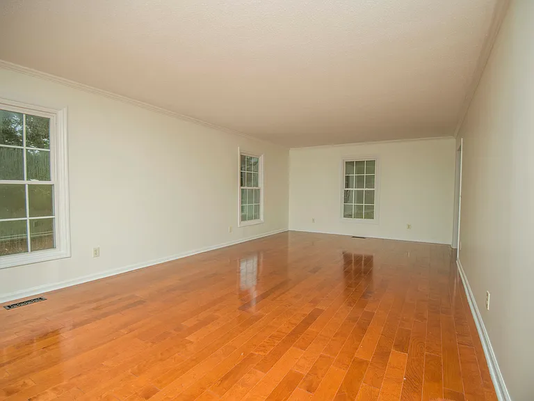 11144 Pleasant Forest Dr — Photo 8