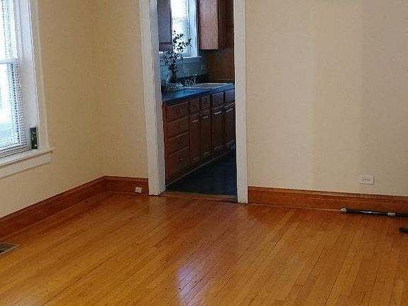 3rd image of 7916 Karlov Ave #1