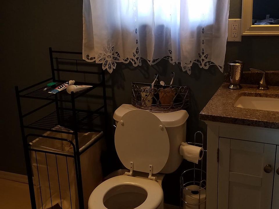 2nd image of 2248 E La Mirada St