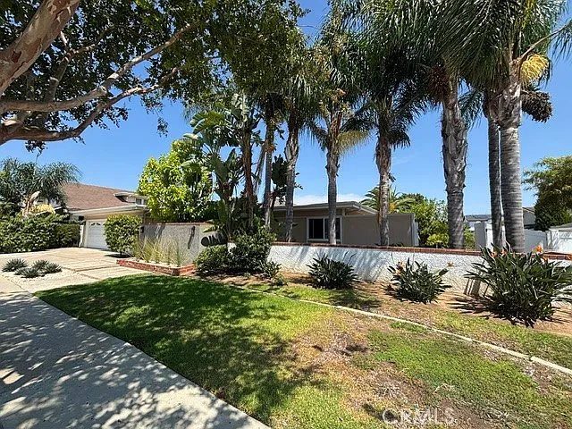 5 bed, 3.5 bath, 2340 sqft, $8,500 — Photo 2