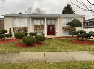 1244 W Meyer Dr, Addison, IL 60101