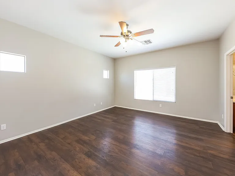 5438 W Pollack St — Photo 10