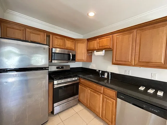 6210 Calvin Ave — Photo 6