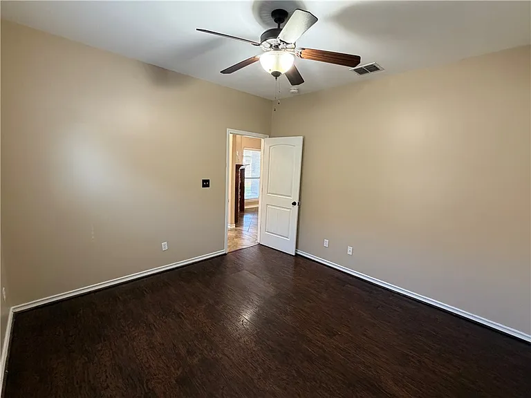 8317 Pocono Cir — Photo 18