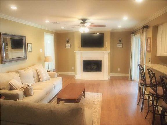 5th image of 621 Rosa Ave