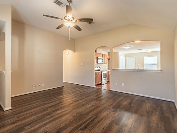 3rd image of 6723 Devonport Dr