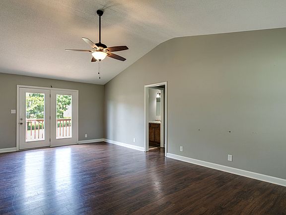 4th image of 1503 Shadeland Dr