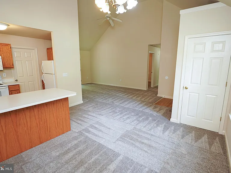 935 Queen Ave — Photo 13