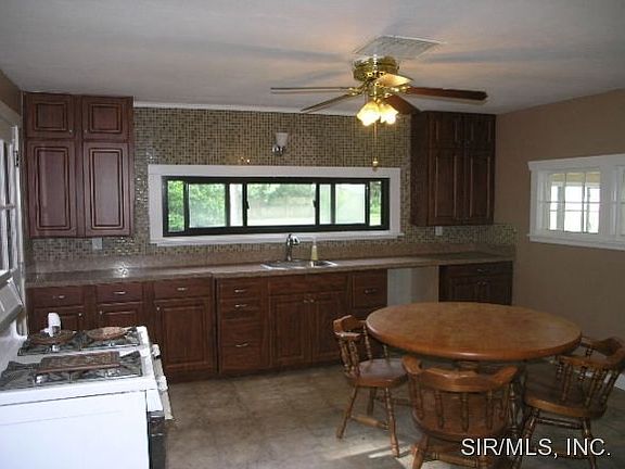 2nd image of 5928 Fussner Ln